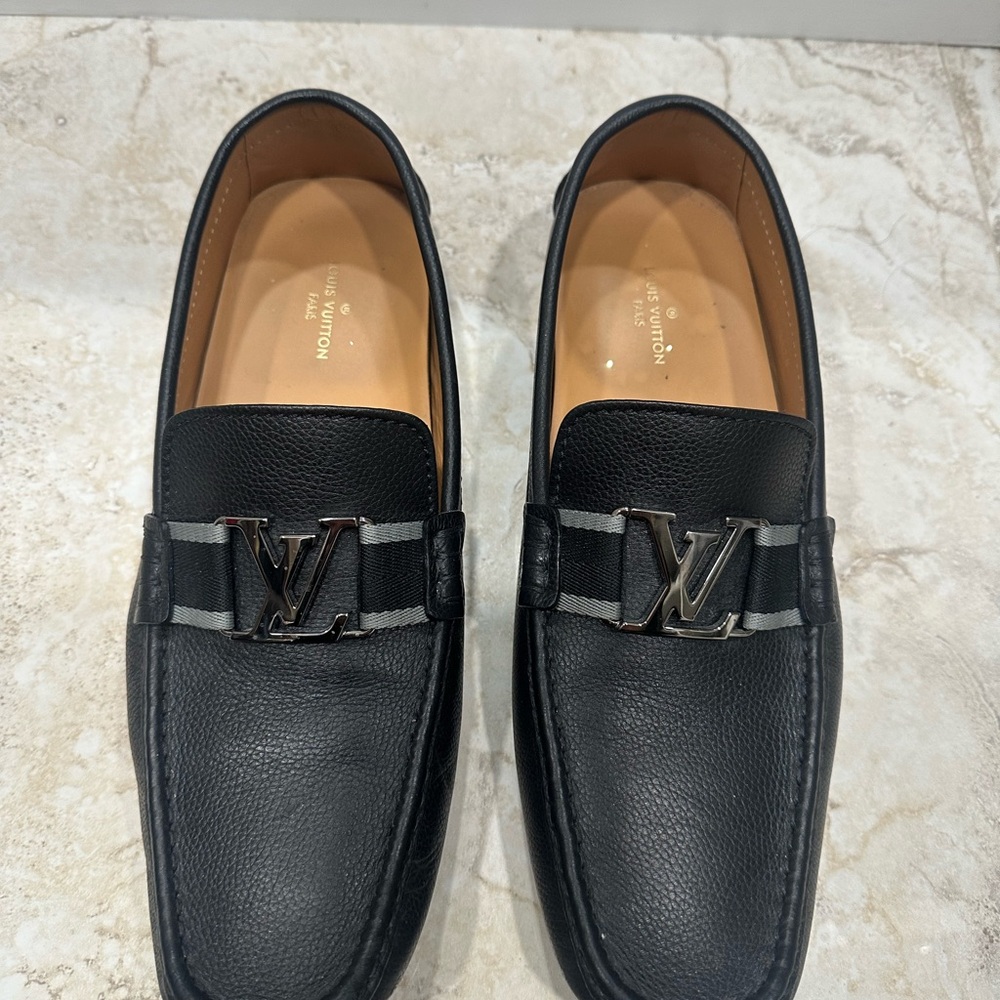 Louis Vuitton Black Leather LV-Buckle Driving Loafers